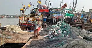 শেষ হচ্ছে ৫৮ দিনের নিষেধাজ্ঞা, সাগরে যাওয়ার প্রস্তুতি জেলেদের